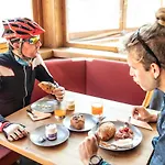 Bresidence Edelweiss Bed & Breakfast Isolaccia